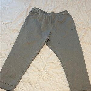 Nike mens Gray Sweatpants, therma-fit